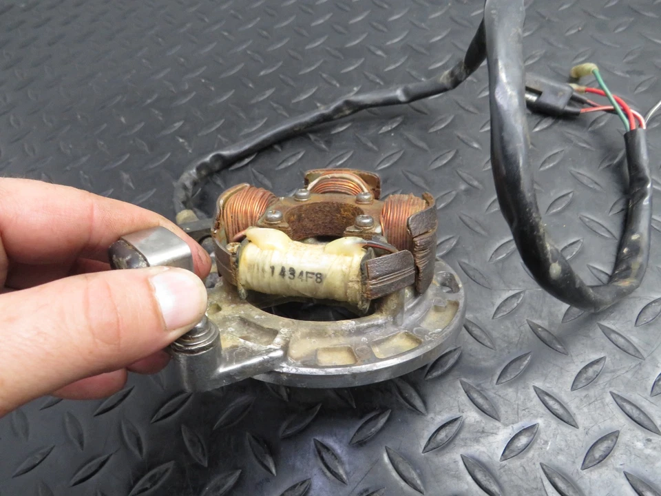 89-98 SUZUKI RMX 250 RMX250 OEM ESTATOR DE FÁBRICA ¡BUENO! VER VIDEO 32101-05D01 Foto 2 de 4