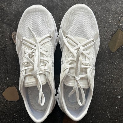 Women s On Cloud, Cloud X 4 AD  Size 7.5 Women s Sneakers White