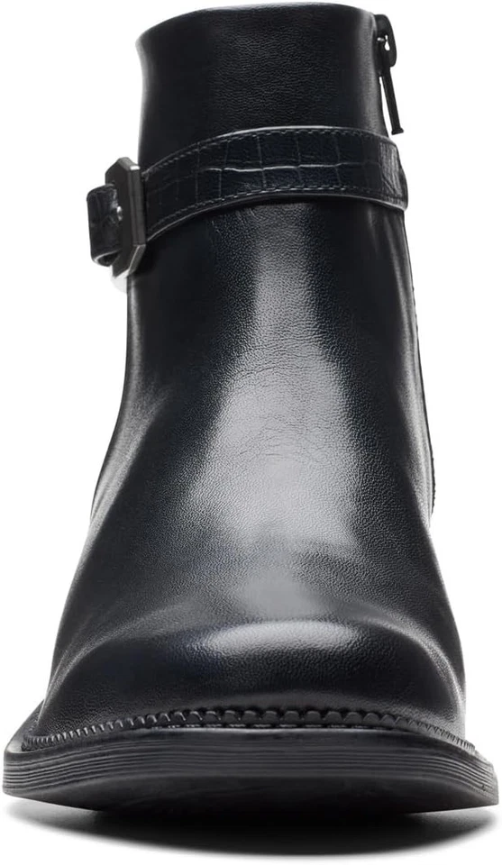 Bota de moda Clarks Maye Grace para mujer  Foto 3 de 4