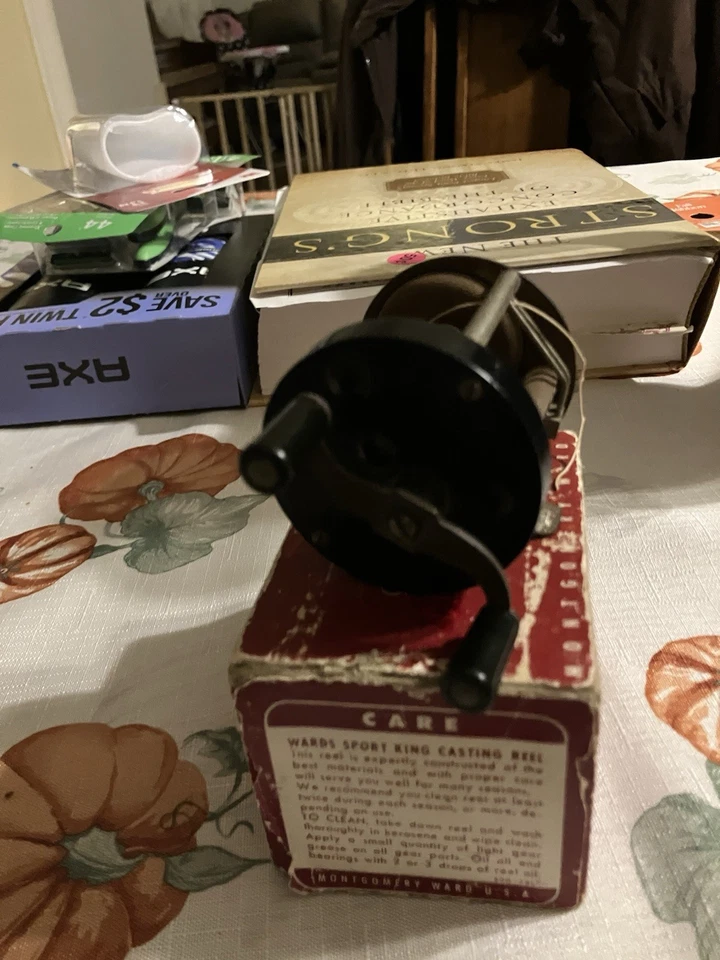 Carrete de fundición vintage Montgomery Ward Sport King 69-60-6306 caja original años 50 EE. UU. Foto 4 de 4