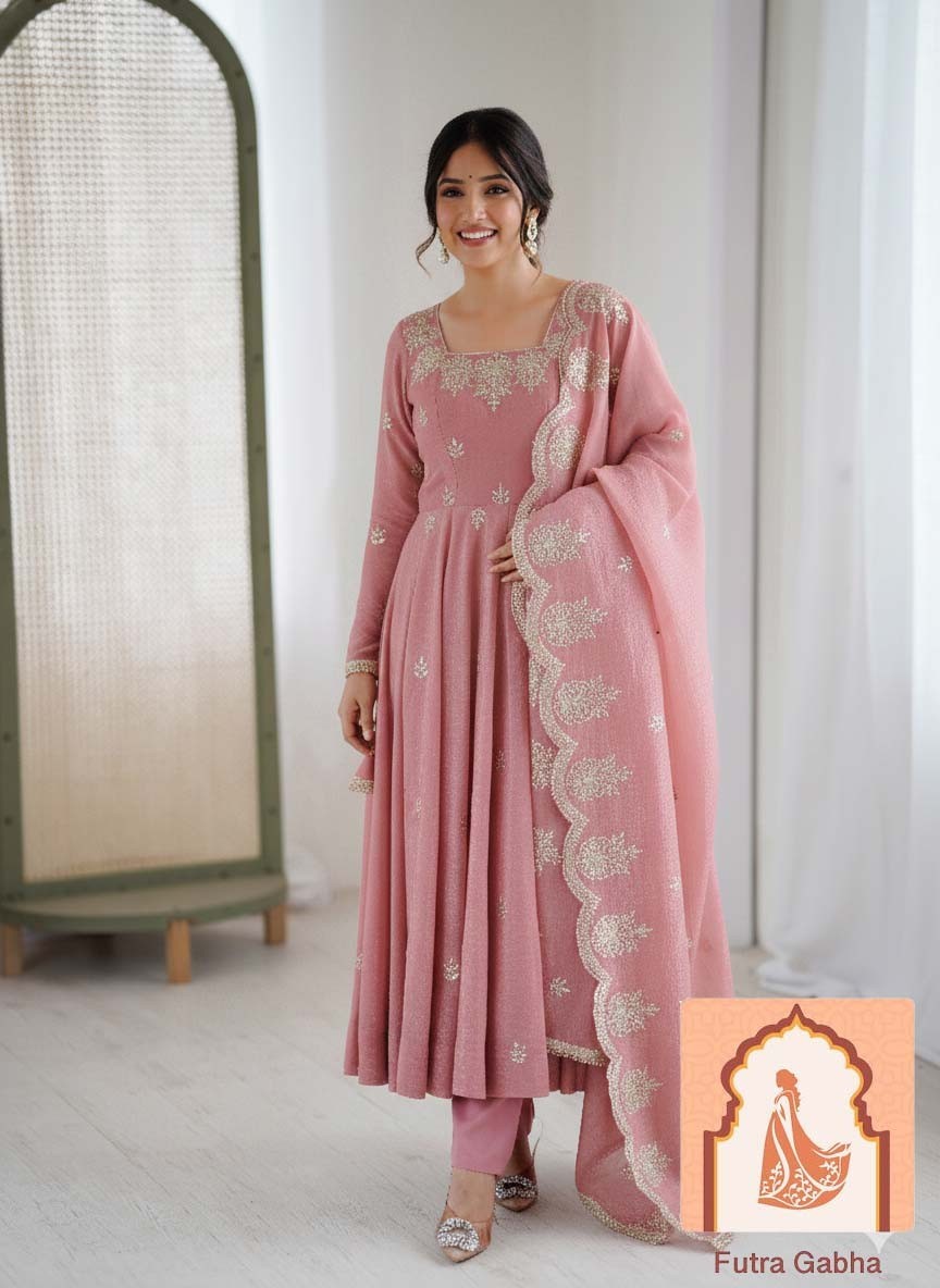 Elegante juego de tres piezas de diseñador de secuencias bordadas Anarkali