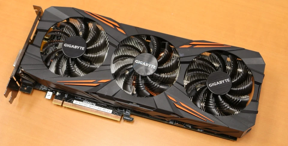 GIGABYTE NVIDIA GeFore GTX 1070 8Go GDDR5 Carte Graphique (GV-N1070G1 GAMING-8GD - Photo 1/1