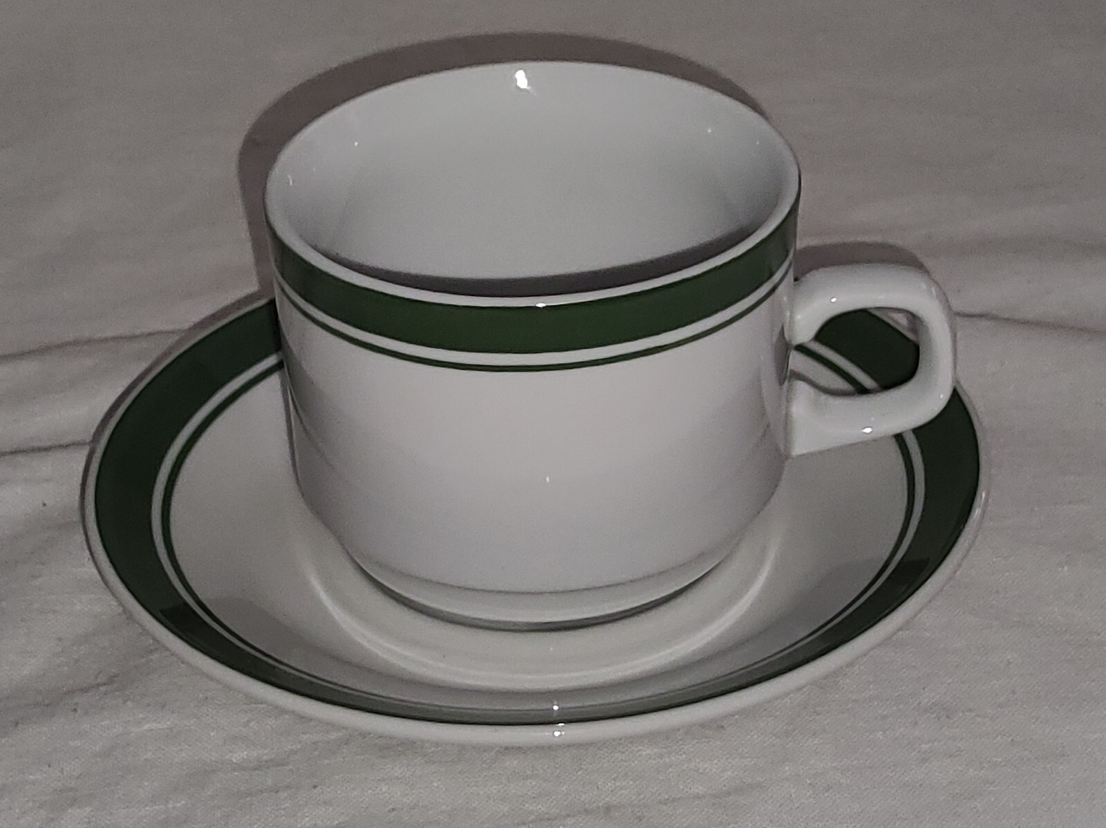 DDR-Gastro-Kaffeetasse und Untertasse grüner Rand ca 7,6cm Dm