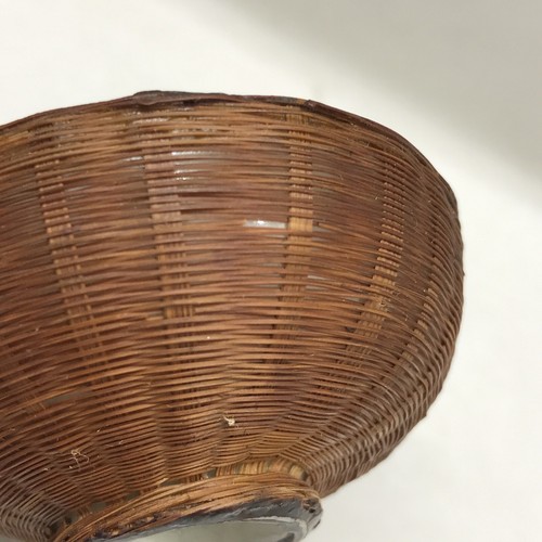Antique Hand Painted Heisha Porcelain Mini Bowl in Woven Wicker Rattan Holder - Picture 7 of 13