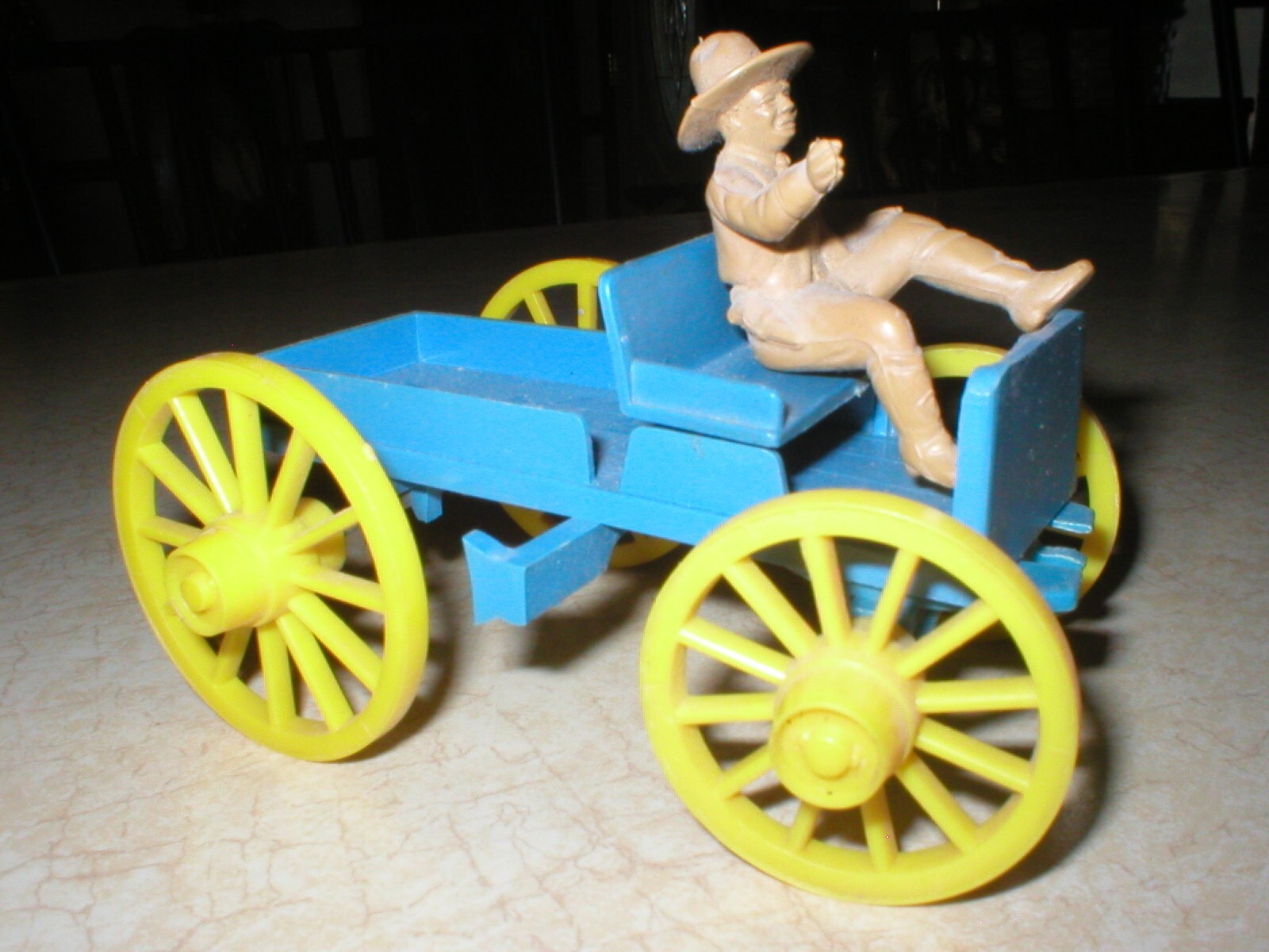 MARX WESTERN PLAYSET BLUE BUCKBOARD AND DRIVER SAME SCALE AS GUNSMOKE