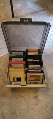 3,5'' PC Disketten (1,44MB) und Vintage Aufbewahrungsbox Sony wörtlich TDK etc. 