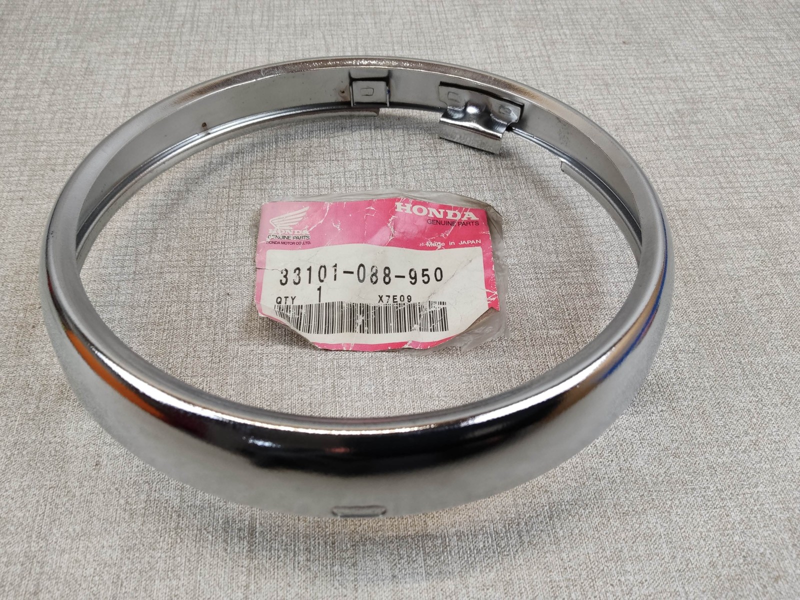 Cerclage de phare Honda CG125 résistant à la rouille pour réparer un phare fissuré