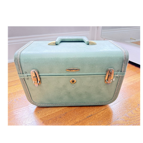 Tapertite Vintage Green Vanity Case Hard Shell Locking Extra Compartments 1960s