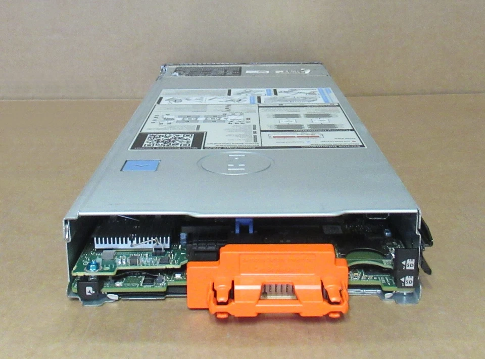 Dell PowerEdge M620 Blade Server CTO 2x E5-2600v1/v2 24 DIMM Slots 2 x 2.5" HDD - Image 4 of 4
