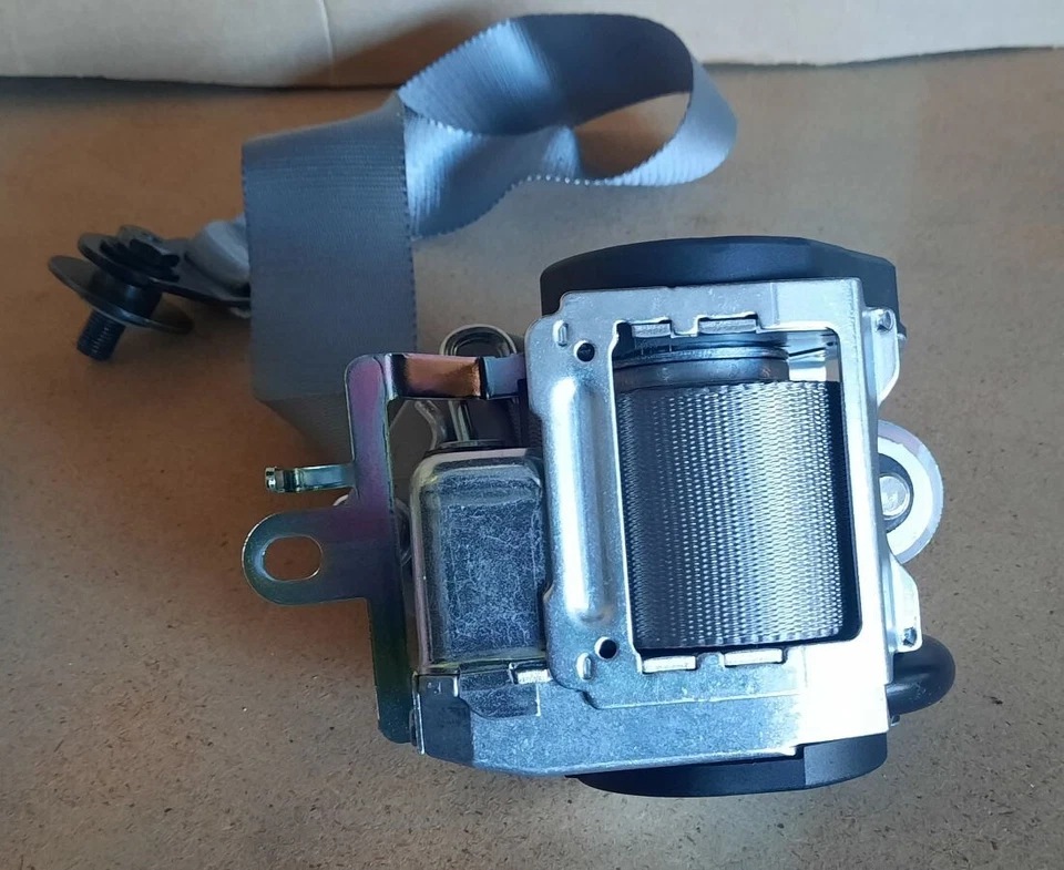 MAZDA 323 BJ 2000- AIRBAGS PRETENSOR CINTURÓN SEGURIDAD DELANTERO IZQUIERDO GENUINO Foto 4 de 4