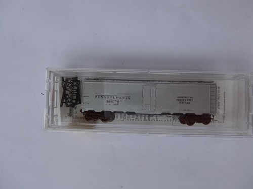 Micro Trains 59040 Spur N Pennsylvania 40' Steel Side Ice Reefer in OVP  | Zustand: Gebraucht