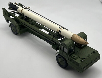 Vintage Dinky Supertoys Modellfahrzeug - Corporal Missile Erector - 60er Grün