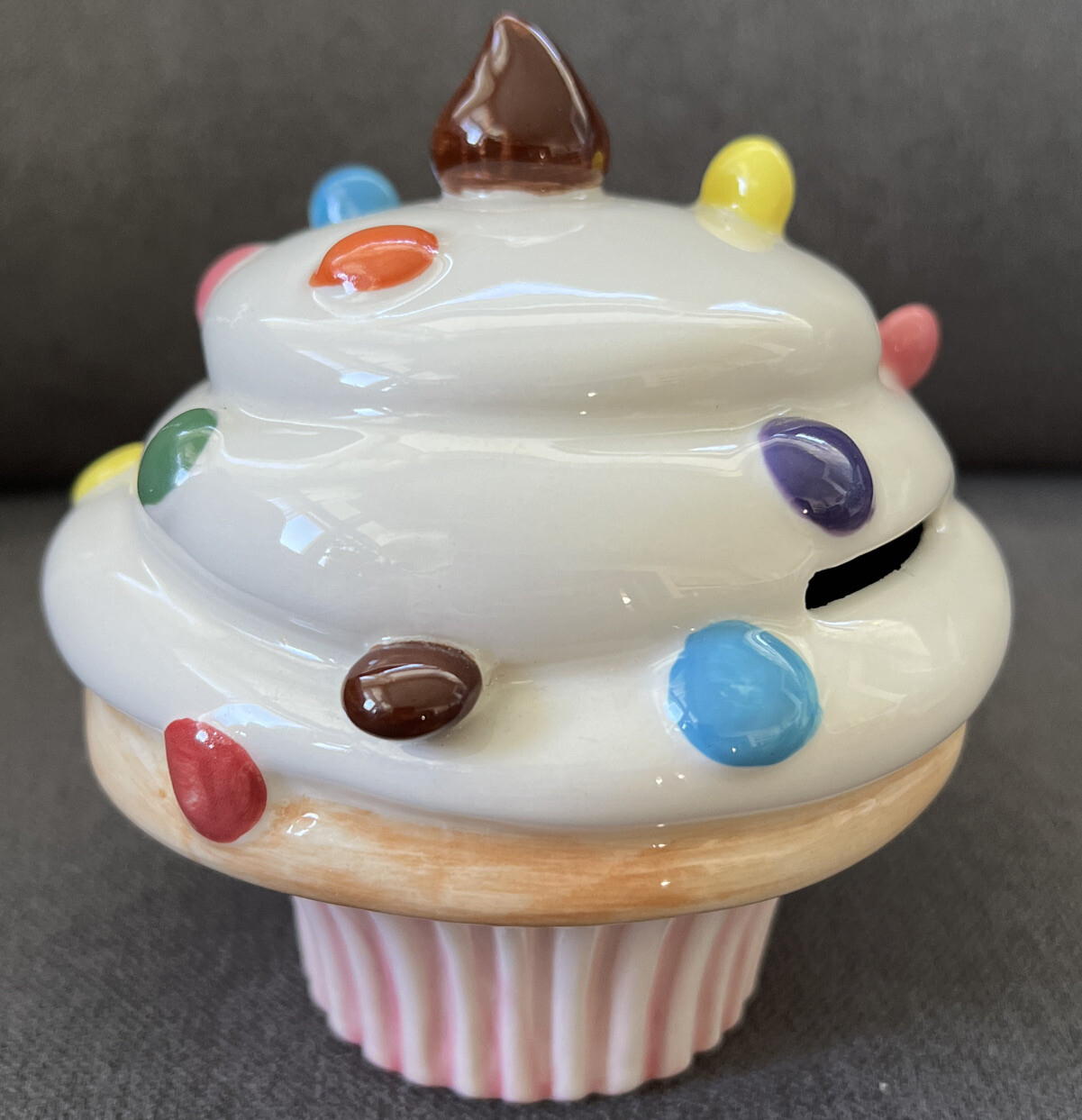 Cupcake Piggy Bank Ceramic 5”x4.5” W/Stopper Pink Purple Blue Yellow NEW-image