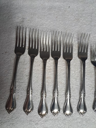 SSS By Oneida CELEBRITY Stainless Steel Flatware 24 Pc - Picture 5 of 7