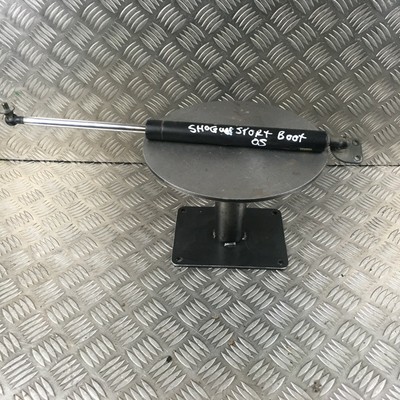Mitsubishi boot pin