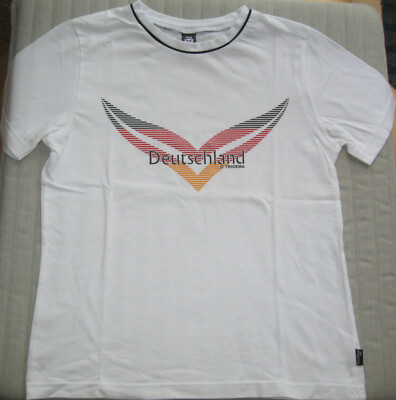 T-Shirt in Weiß ''Design: Deutschland'' von Trigema in Größe 140