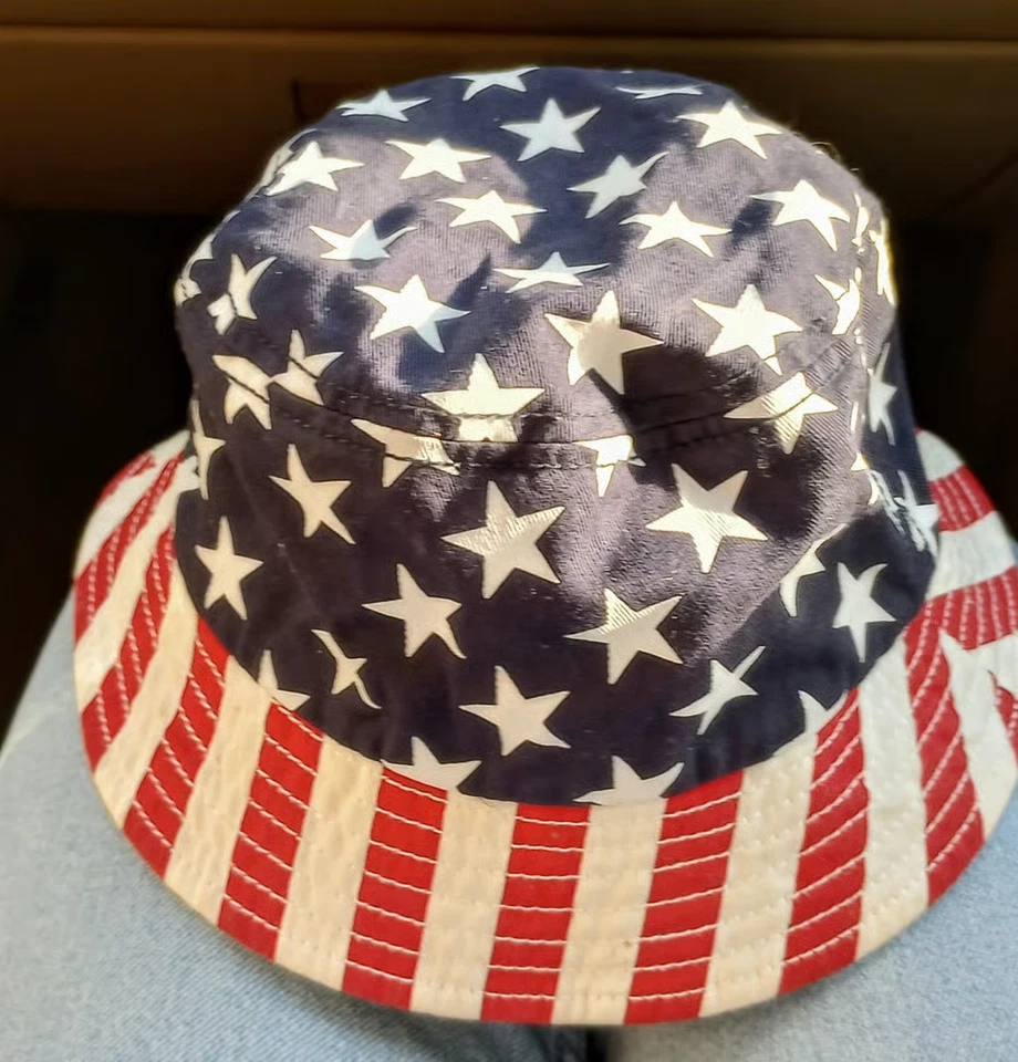 Sombrero de cubo con bandera de estrellas y rayas para niños pequeños 3T-5T EE. UU. The Children's Place Foto 3 de 3