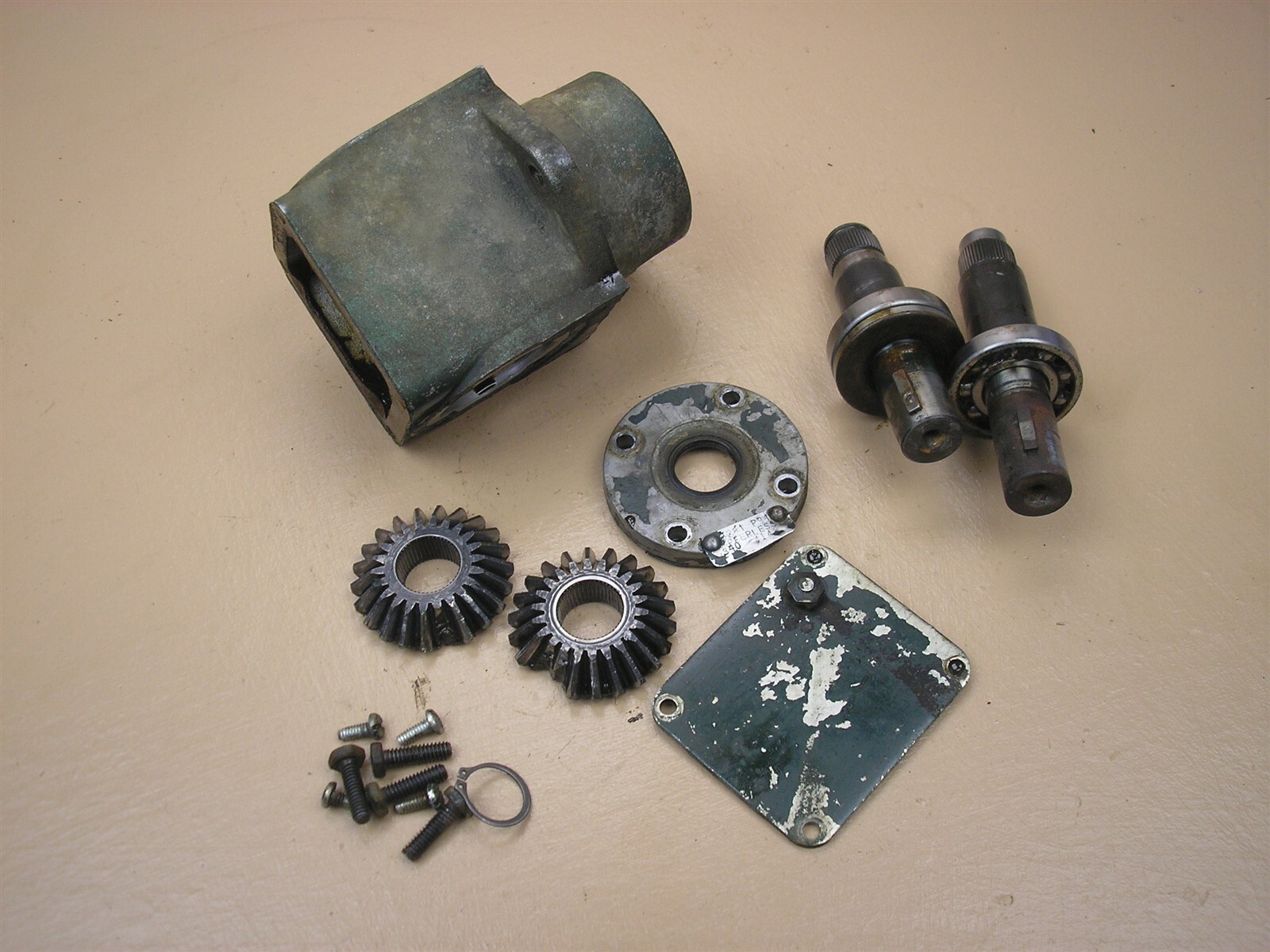 Bolens 1800 Eliminator Tractor 50142 42" Snow Thrower Gear Box For