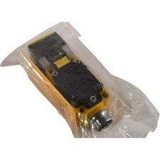 NEW Turck BI15-CP40-VP4X2-B1141 1501092 Inductive proximity sensor switch 15mm s