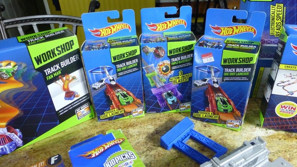 Hot Wheels Workshop Track Builder con 2 velocímetros digitales - Lote de 11 piezas, 2013 Foto 2 de 4