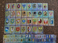 LOTTO 65 SCUDETTI DIVERSI EDICOLA CALCIATORI 1998 99 1999 PANINI FIGURINE PUNTO