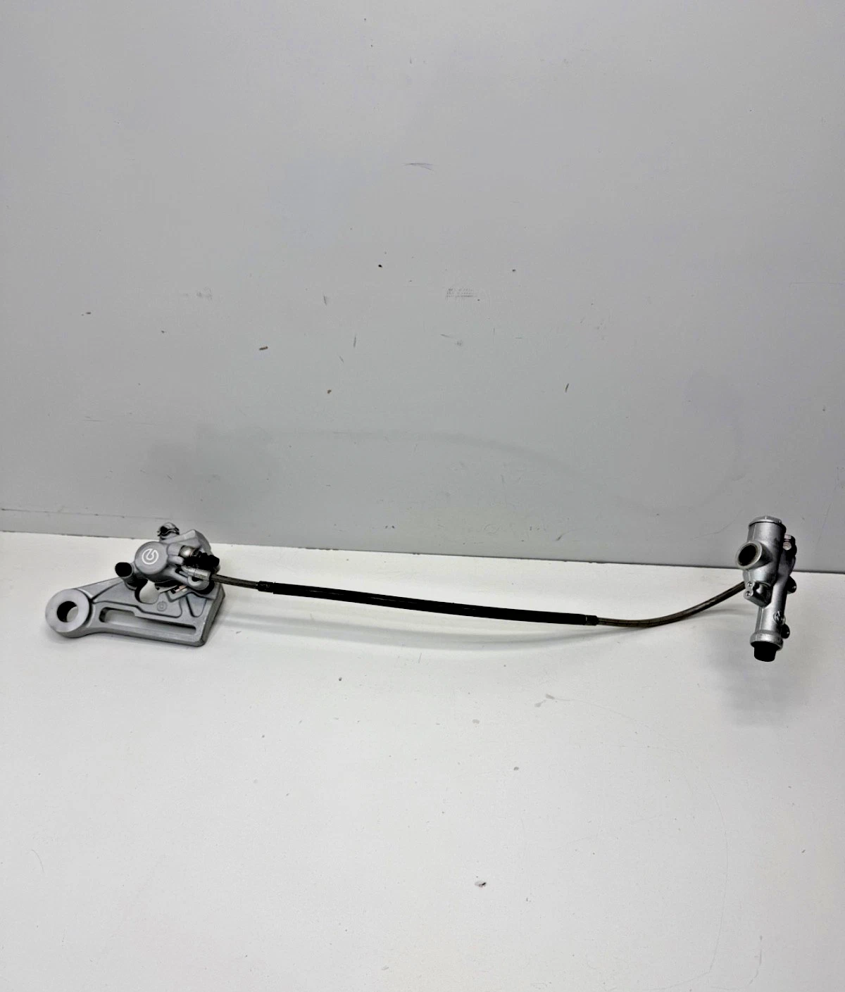 2005 Ktm 525 exc oem rear brake assembly caliper 03-16 125-525 54813080101 1