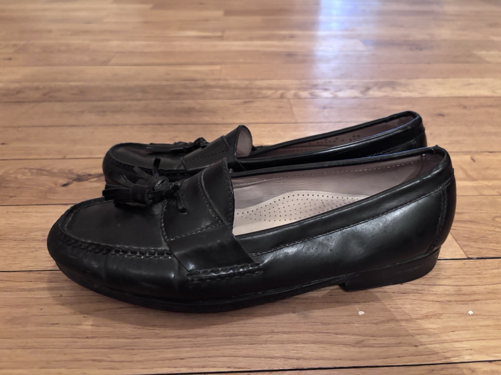 Cole Haan Women’s Black Leather Tassel Slip-On Loafer Flats Almond Toe