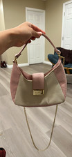 GUESS Borsa donna piccola rosa/beige logo mezzaluna tracolla catena oro