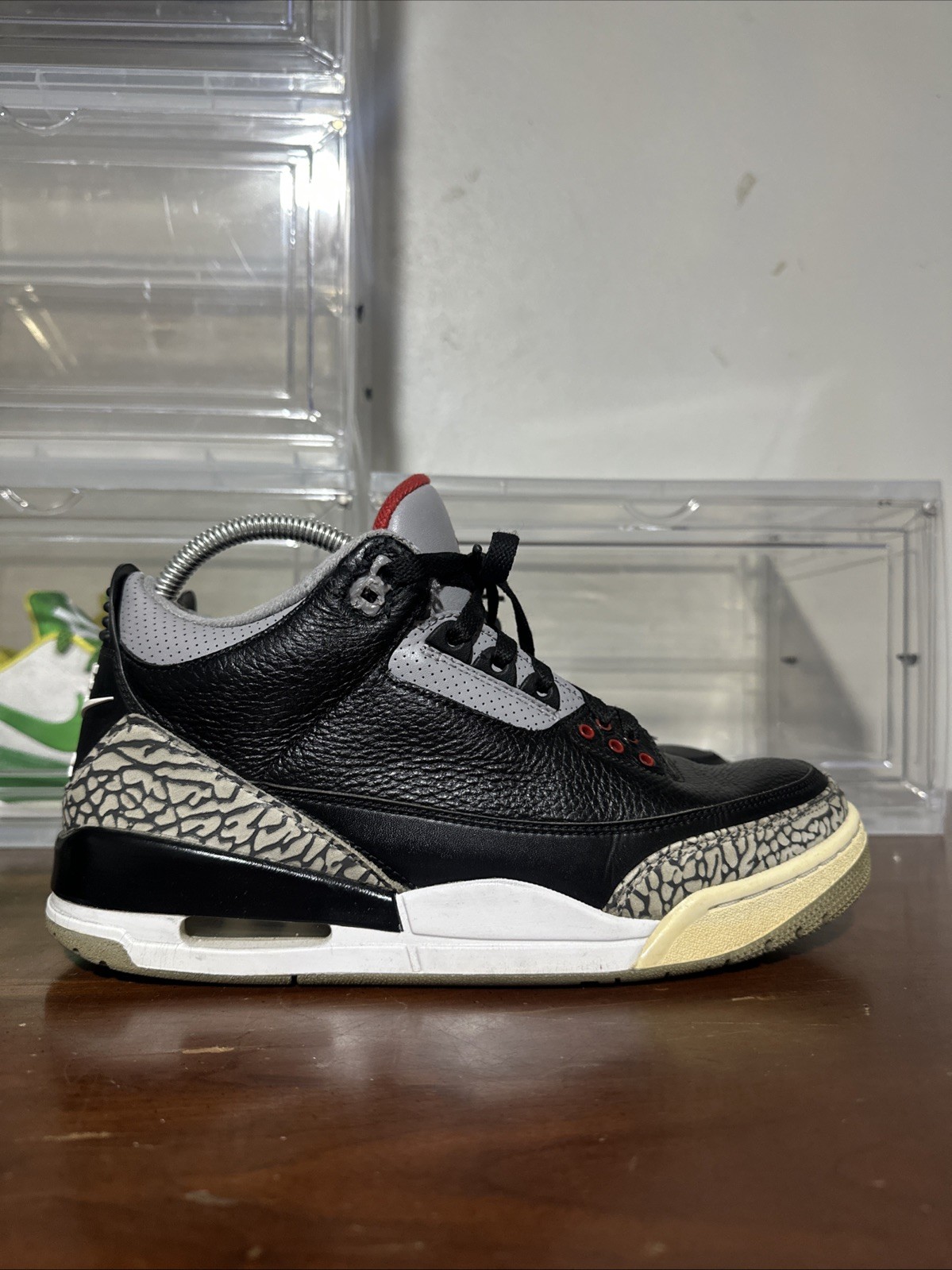 Size 9.5 - Jordan 3 Retro OG Mid Black Cement thumbnail 2
