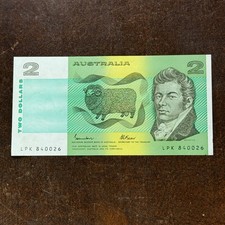 Vintage Australian $2 Note MacArthur Farrer Number LPK 840026