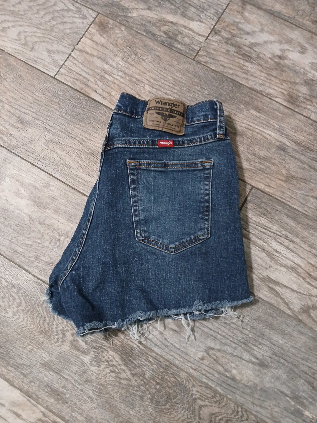 Wrangler Women's Denim Shorts ~ Size 30X 32