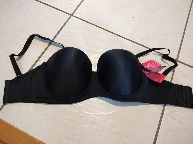 Essential Bodywear Chrissy Strapless Bra in Black 34F