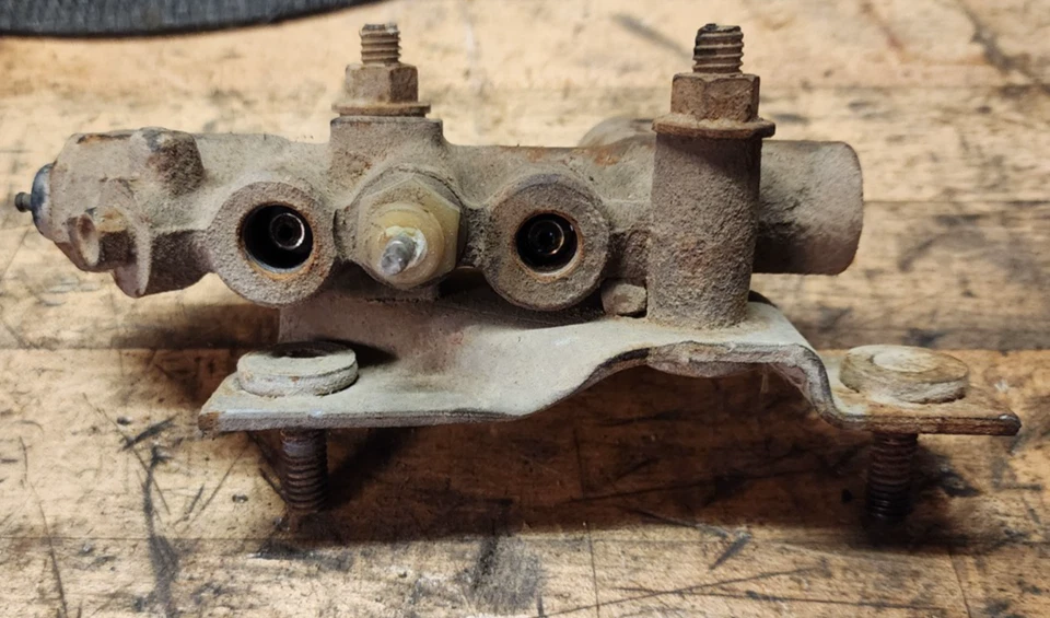 1981-1993 Dodge RamCharger D150 W150 PROPORTIONING VALVE DISC BRAKE REAR DRUM - Image 3 of 4