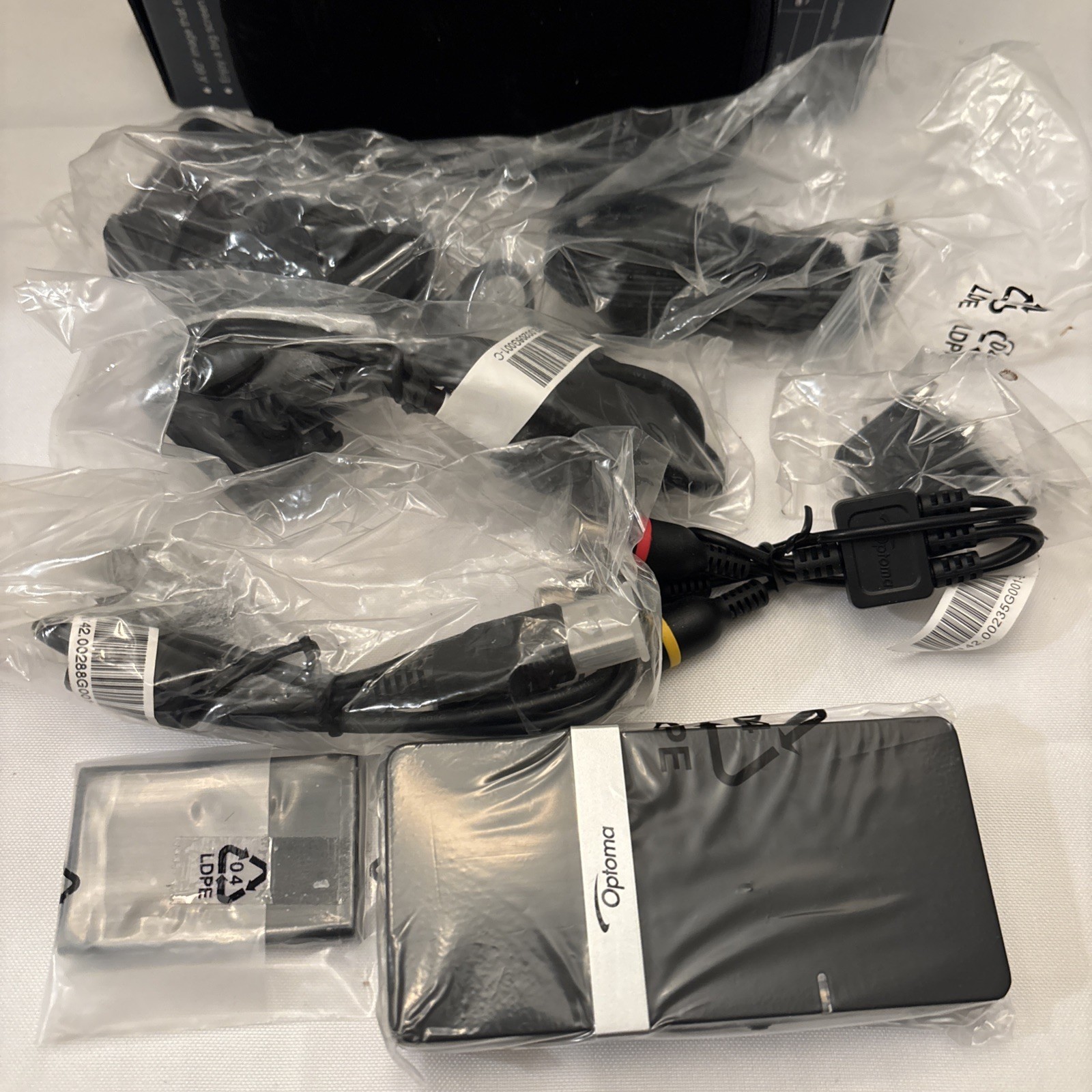 NEW Open Box Optoma Pico Pocket Projector PK-101 READ