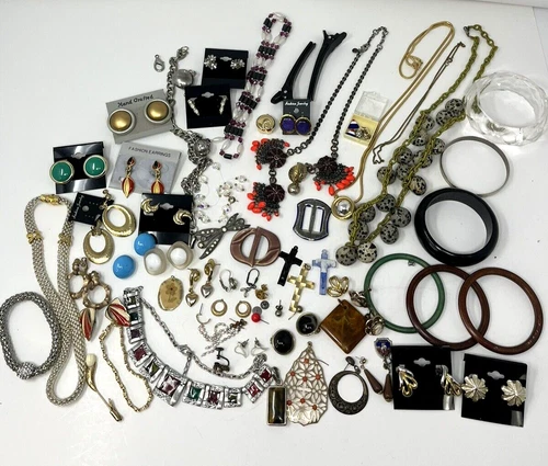 Costume Vintage Jewelry Wearable Clip Pierced Earrings Necklaces Bracelet