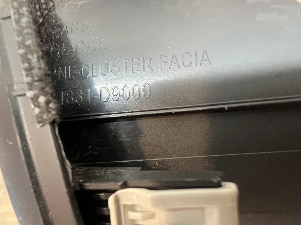 2018-19 Kia Sportage Instrument Cluster Trim Bezel Column Shroud OEM 84831-D9000 - Image 4 of 4