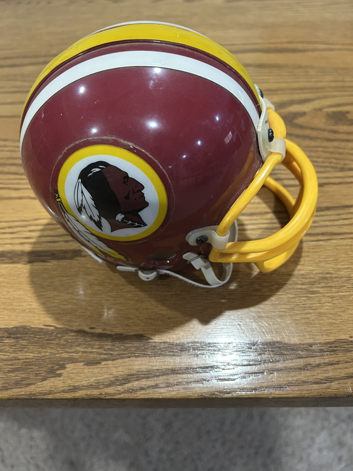 Washington Redskins Vintage NFL. RED/YELLOW FACE MASK Past Logo. Riddell 3 5/8!