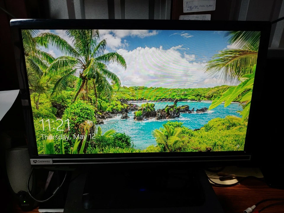 Gateway Model HX2000C 20 Inch   LCD Monitor With Stand Tested.  - Image 4 of 4