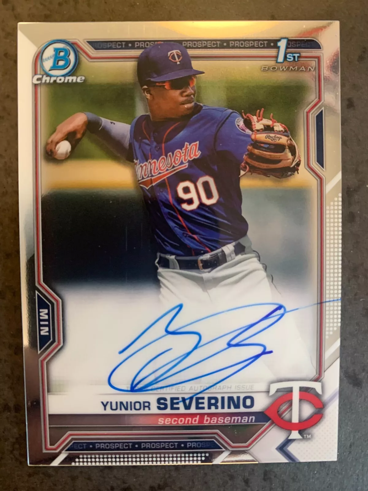 Yunior Severino trading card