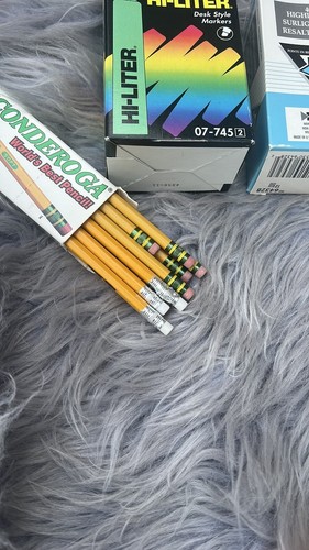 school supplies - 第 2/5 張圖片