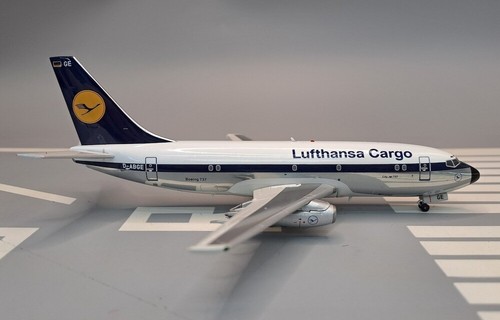 BOEING 737-230C LUFTHANSA CARGO REG: D-ABGE WITH STAND - JFOX JF-737-2-009 1/200 - Picture 7 of 9