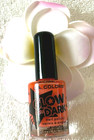 L.A. COLORS***LOVE POTION***GLOW in the DARK Nail Polish~~0.37 FL OZ/11 mL~~NEW — photo 2