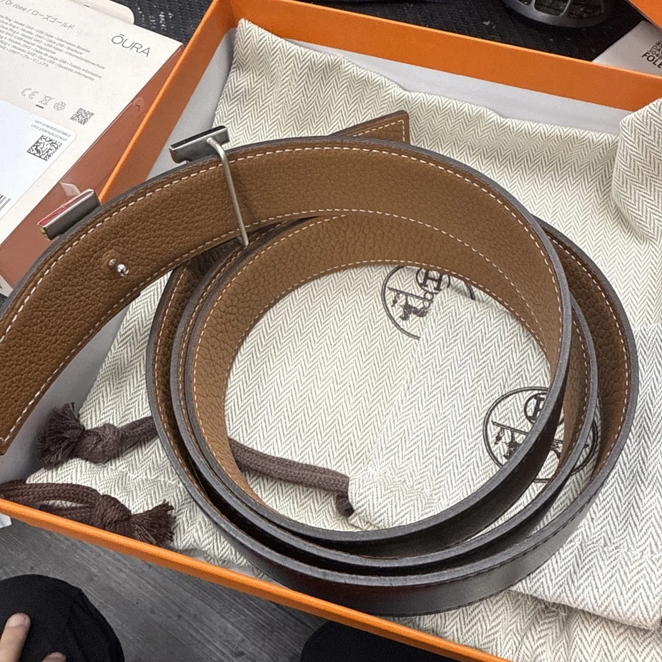 Hermes Revrsible solid Black Brown belt black gold Buckle Fits Men Waist Size 40 - Image 3 of 4