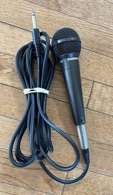 Samson R31S Dynamic Handheld Microphone On/Off Switch w Cable