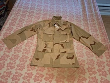 U.S. Army 3-Color Desert Camouflage Pattern Combat Coat Size Small-Regular New