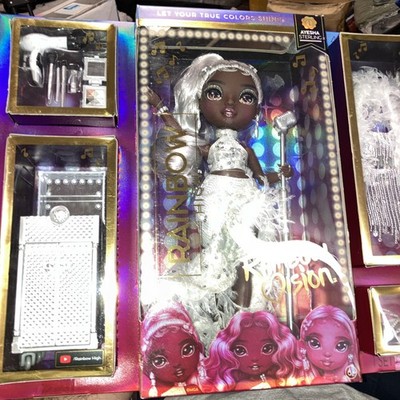 2022 Rainbow Vision Rainbow High Diva Ayesha Sterling (Silver) Fashion Doll