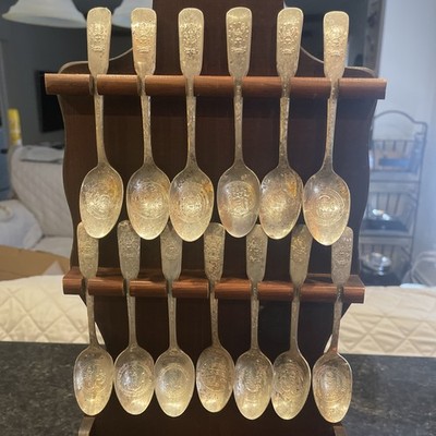 Thirteen Colonies Spoon Set With Display Rack, Patina Antique With Plastic Trays