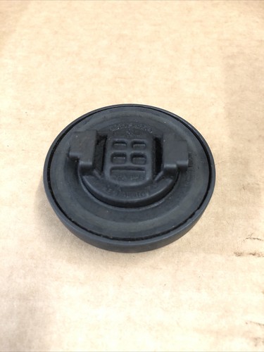 VW GOLF PASSAT GENUINE OIL FILLER CAP 026103485A - Picture 7 of 12