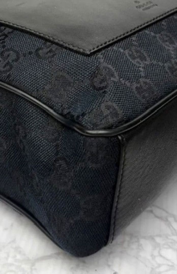 Authentic Excellent condition GUCCI shoulder bag … - image 4