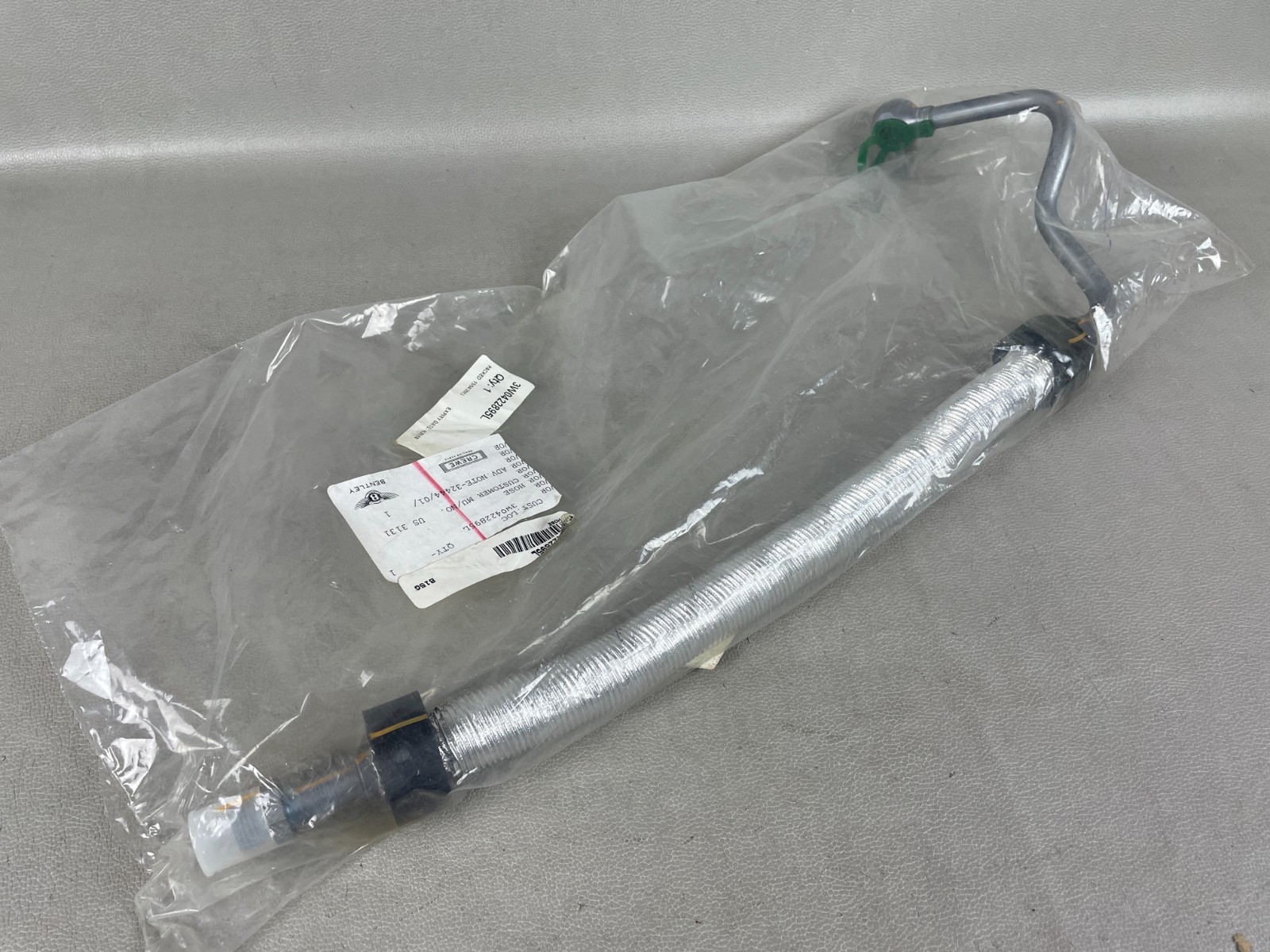 NEW! Never Used! 2004-2011 Bentley Continental Power-steering jumper hose OEM